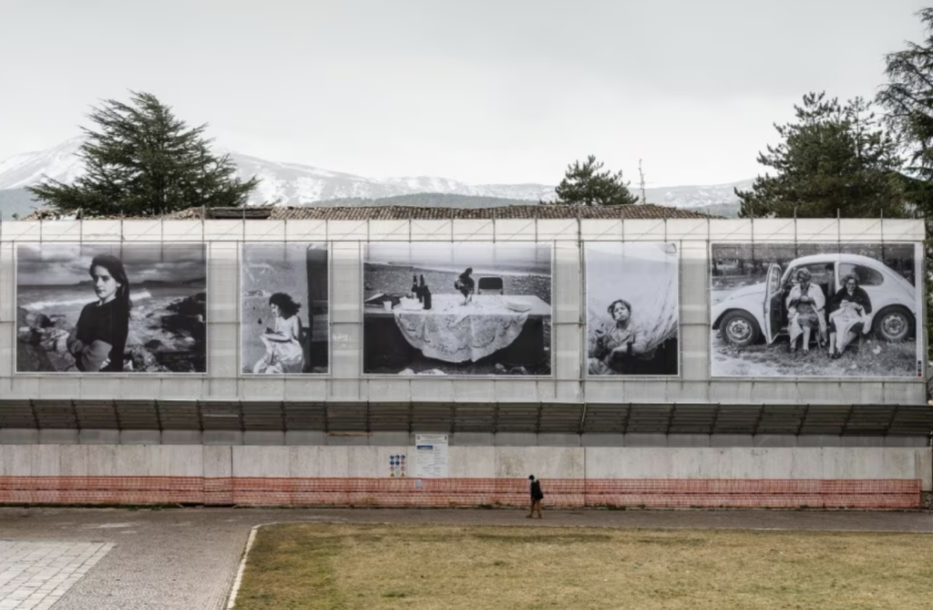An open-air show where you can admire Letizia Battaglia’s photos in large format, Domus